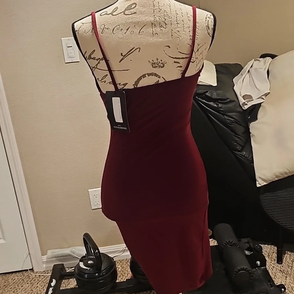 NEW Pretty Little Thing Burgundy Slinky Strappy  Bodycon Dress..size 6.free Ship - Picture 3 of 5